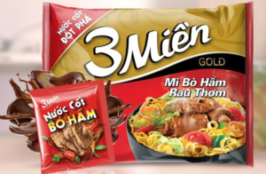 THÙNG MÌ BA MIỀN VỊ BÒ HẦM RAU THƠM/牛肉風味ラーメン