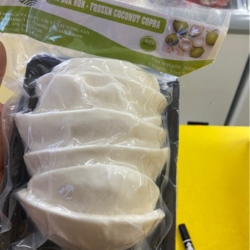 CƠM DỪA NON/若いココナッツの果肉