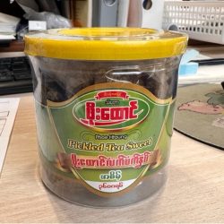 Phoe htaung pickled tea sweet