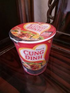 Mì ly Cung Đình ly Hương vị bò hầm 65g