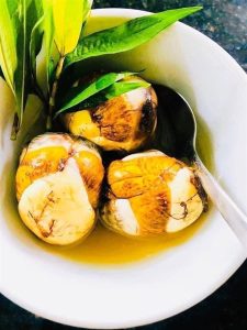 TRỨNG GÀ LỘN/孵化直前の鶏の卵