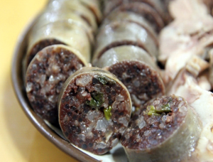 DỒI LÒNG/豚の腸詰め
